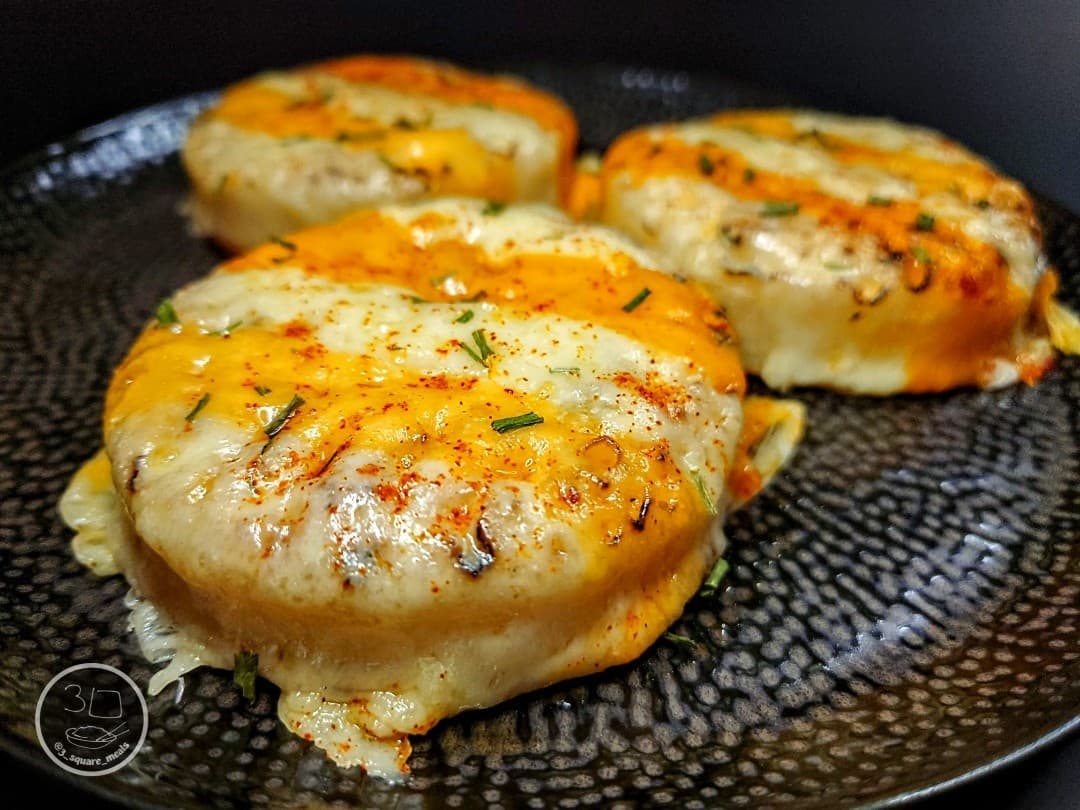 Toasted Crumpets with Cheese and Spices
