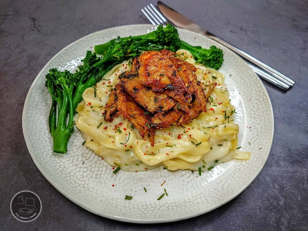 Crispy Tarragon Chick'n and Tagliatelle