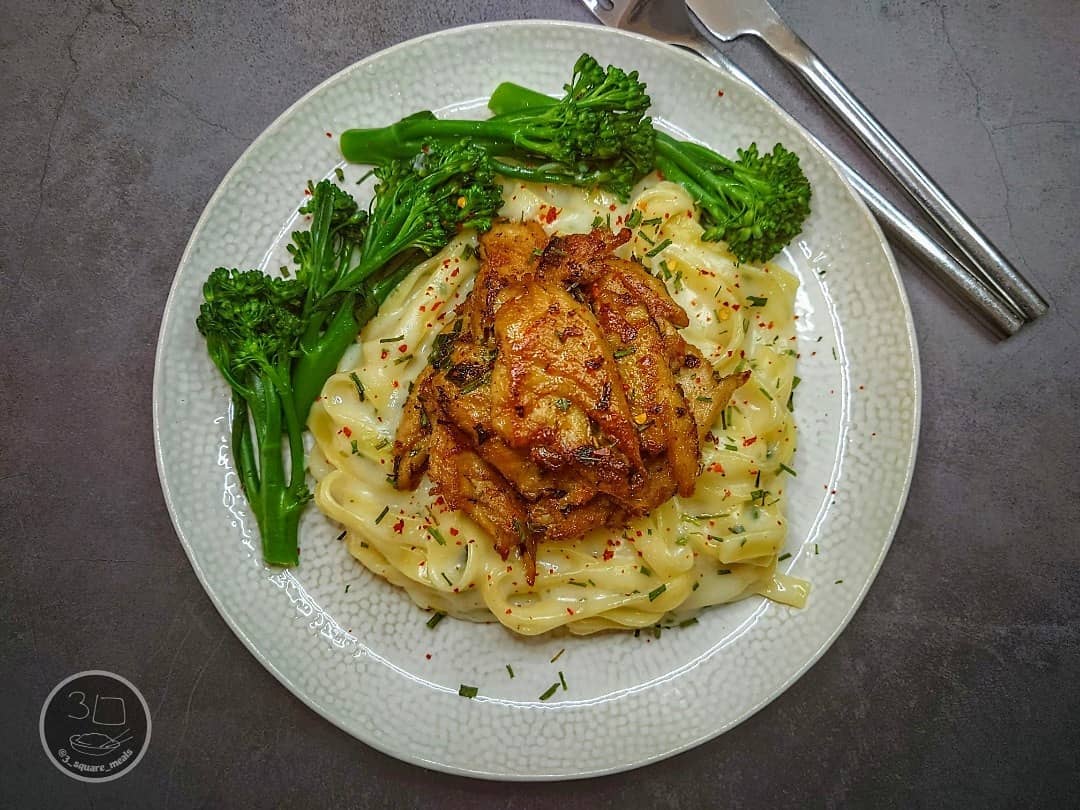 Crispy Tarragon Chick'n and Tagliatelle