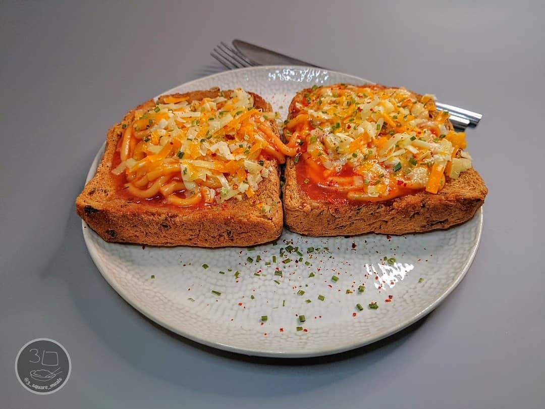 Spaghetti on Toast Breakfast