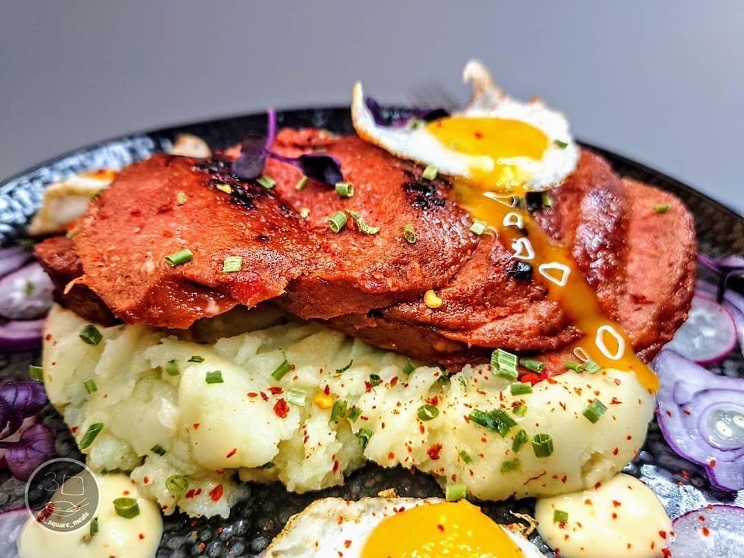 Veggie Steaks with Mash and Eggs