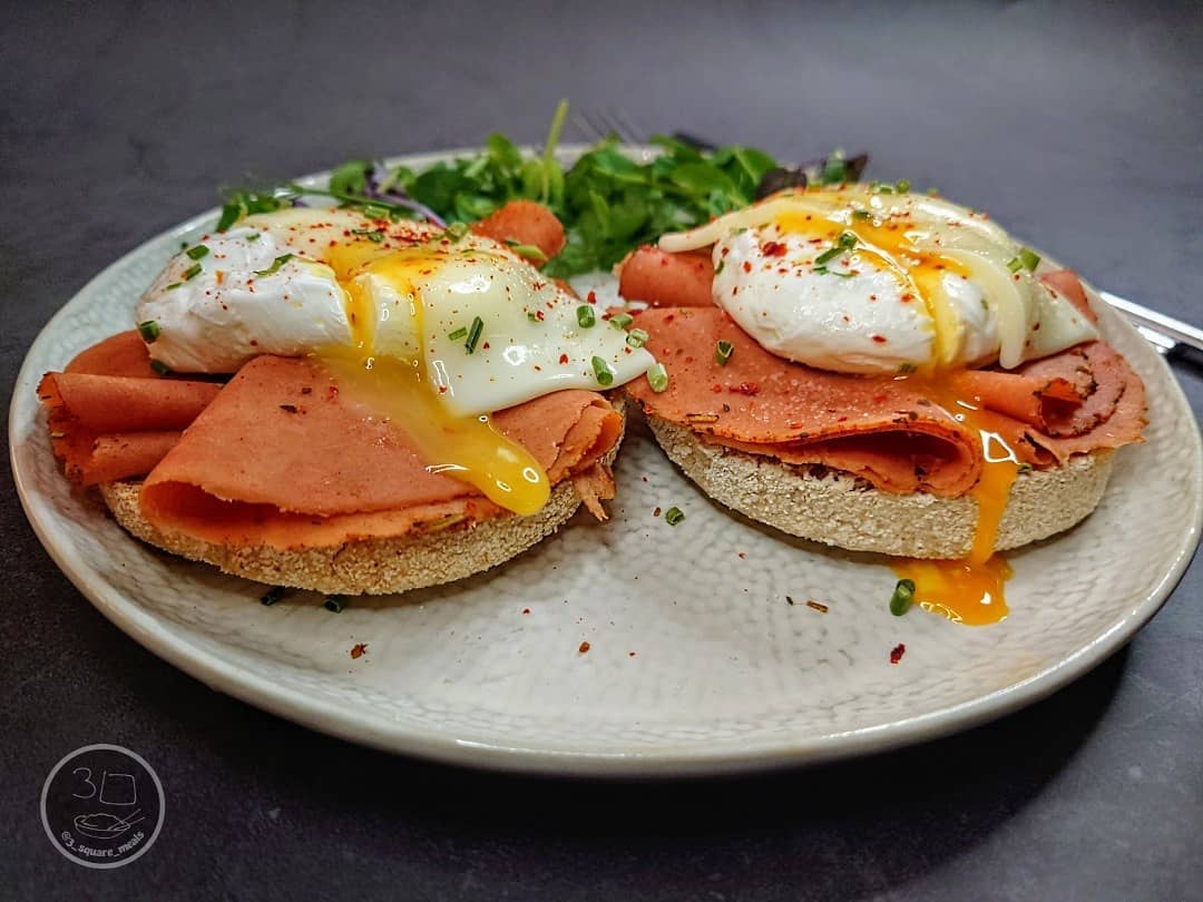 Vegetarian Breakfast Muffin with Poached Eggs