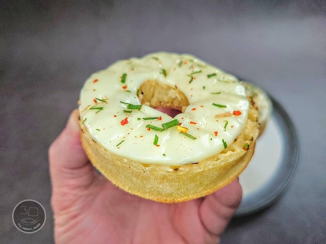 Toasted Crumpets with Cheese and Chilli