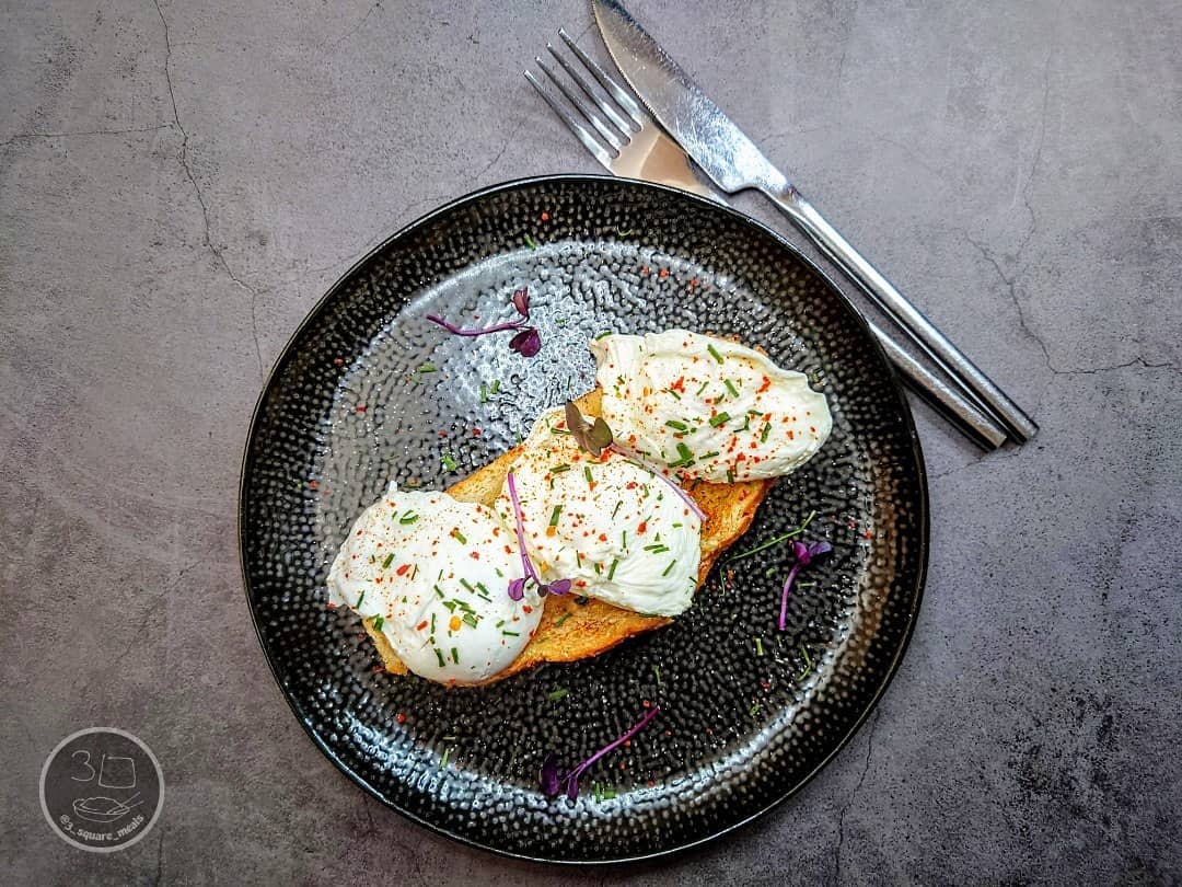 Poached Eggs on Buttered Toast