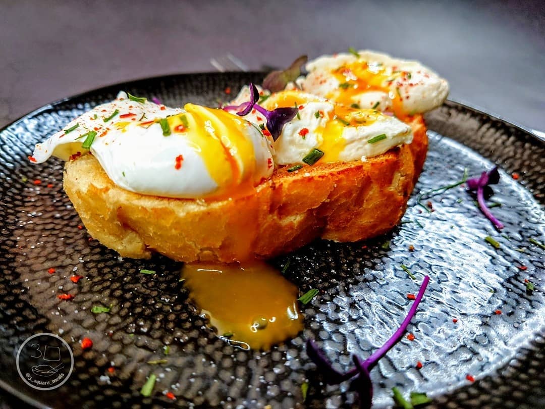 Poached Eggs on Buttered Toast