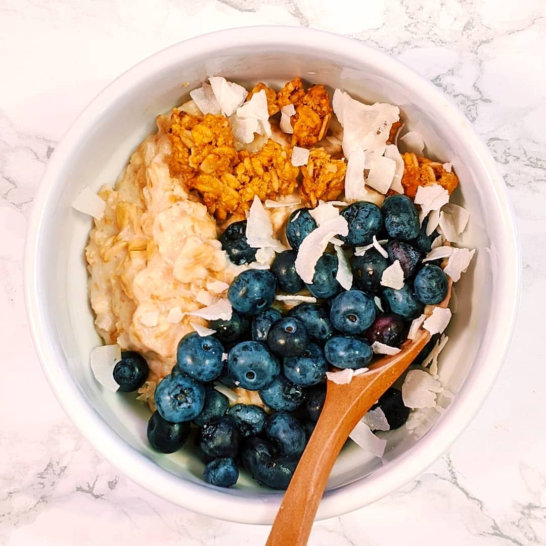 Cozy Oatmeal Breakfast Bowl with Cashew Milk