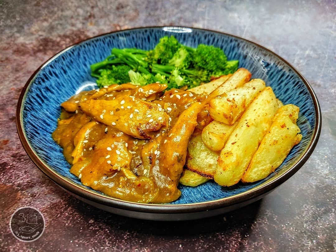 Vegetarian Chick'n Curry and Chips