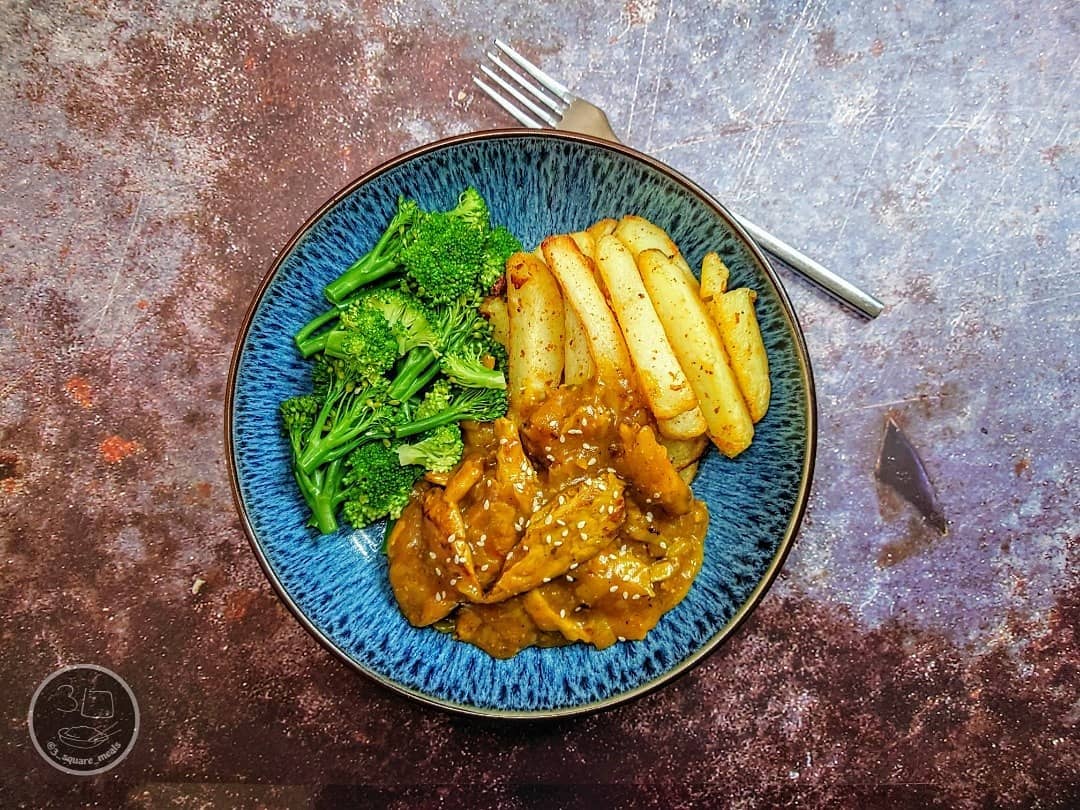 Vegetarian Chick'n Curry and Chips