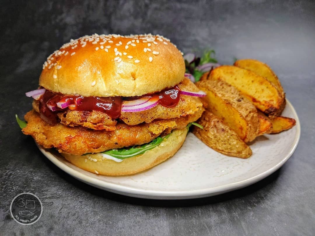 Crispy Chick'n Burger with Wedges and Salad