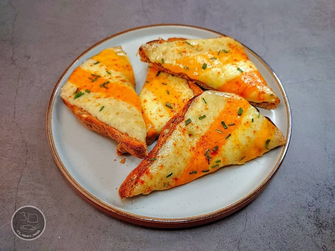 Easy Cheese on Toast