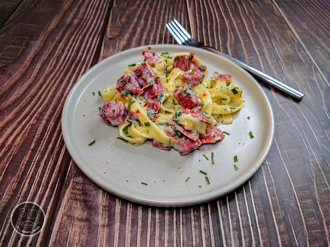 Simple Pastrami Tagliatelle with Cheese