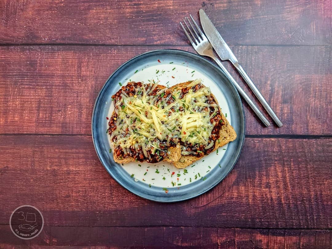 Vegetarian Mince on Toasted Bread