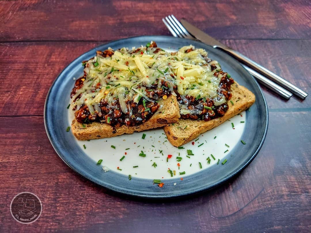 Vegetarian Mince on Toasted Bread