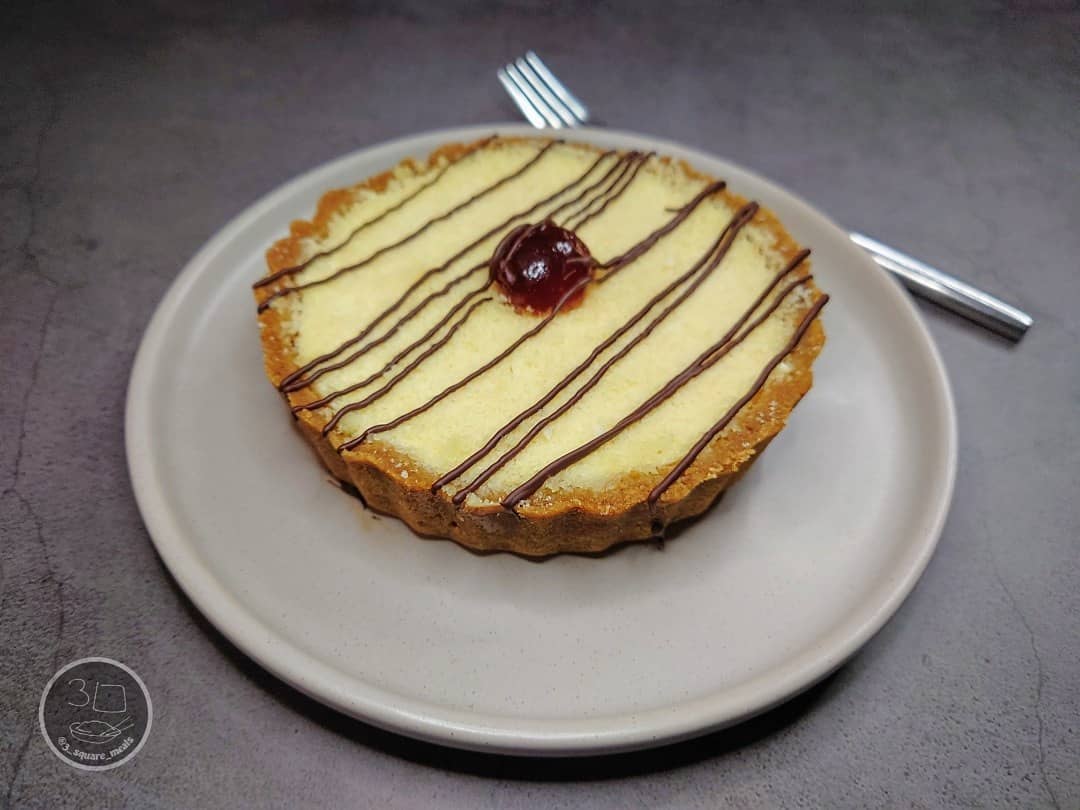 Cherry and Almond Cheesecake Tart