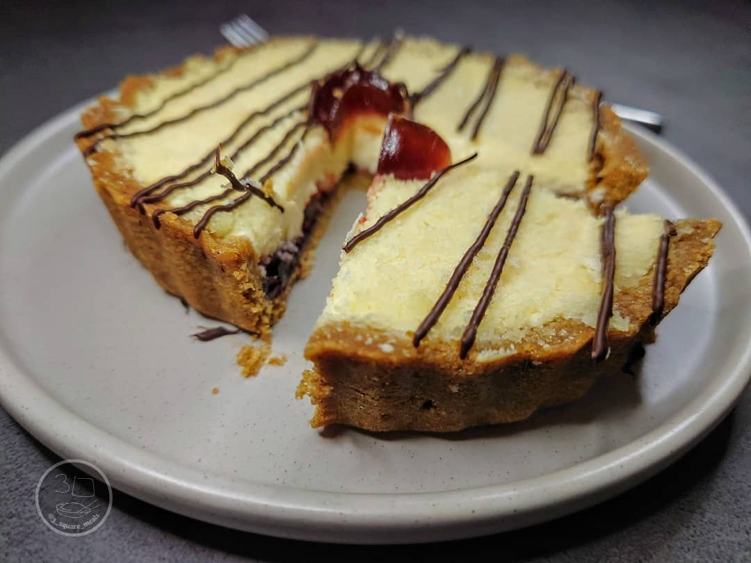 Cherry and Almond Cheesecake Tart