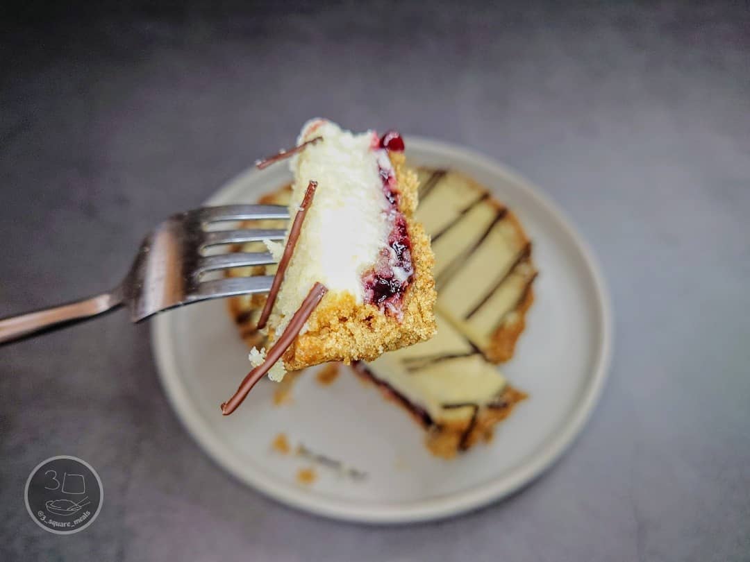 Cherry and Almond Cheesecake Tart