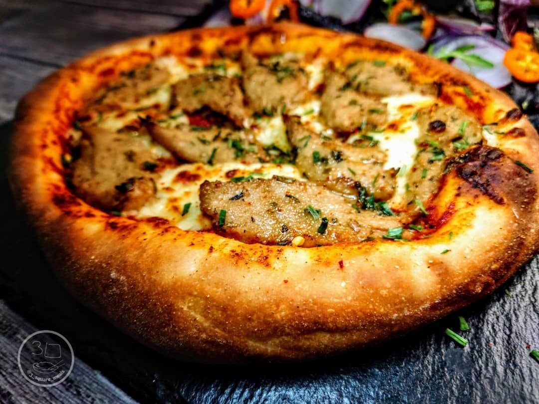 Lemon and Herb Chick'n Pizza