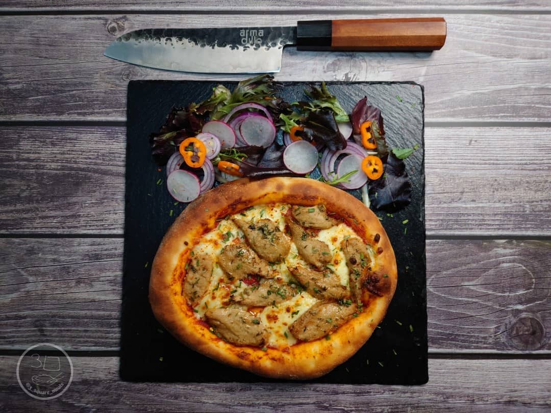 Lemon and Herb Chick'n Pizza