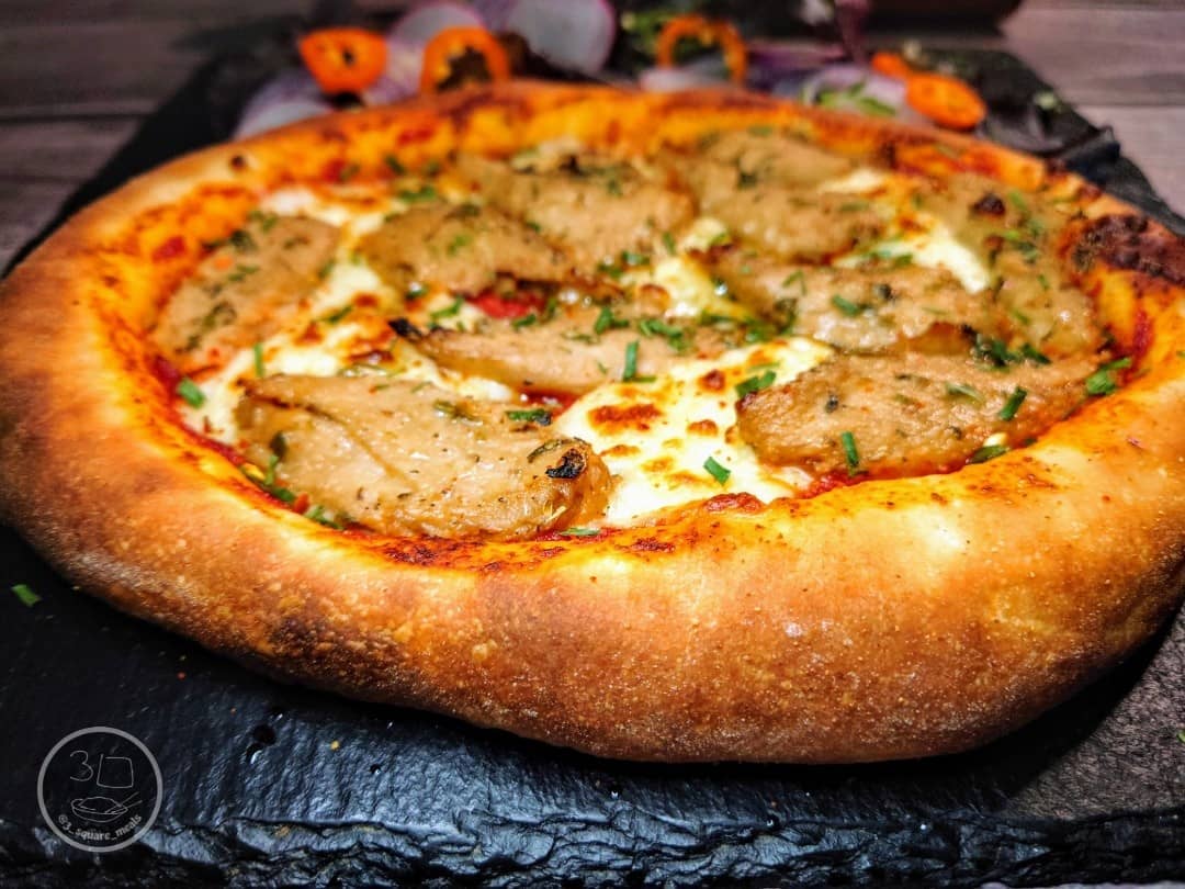 Lemon and Herb Chick'n Pizza