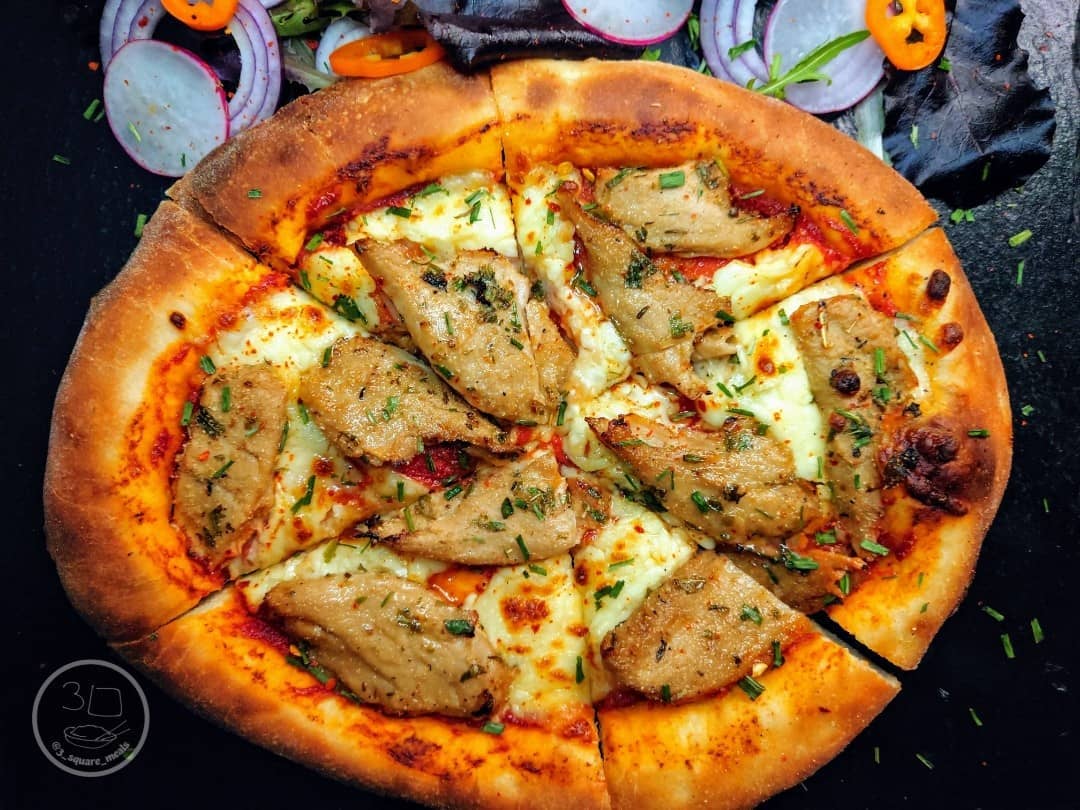 Lemon and Herb Chick'n Pizza
