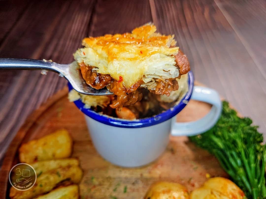 Vegetarian Mug Pie with Baked Beans