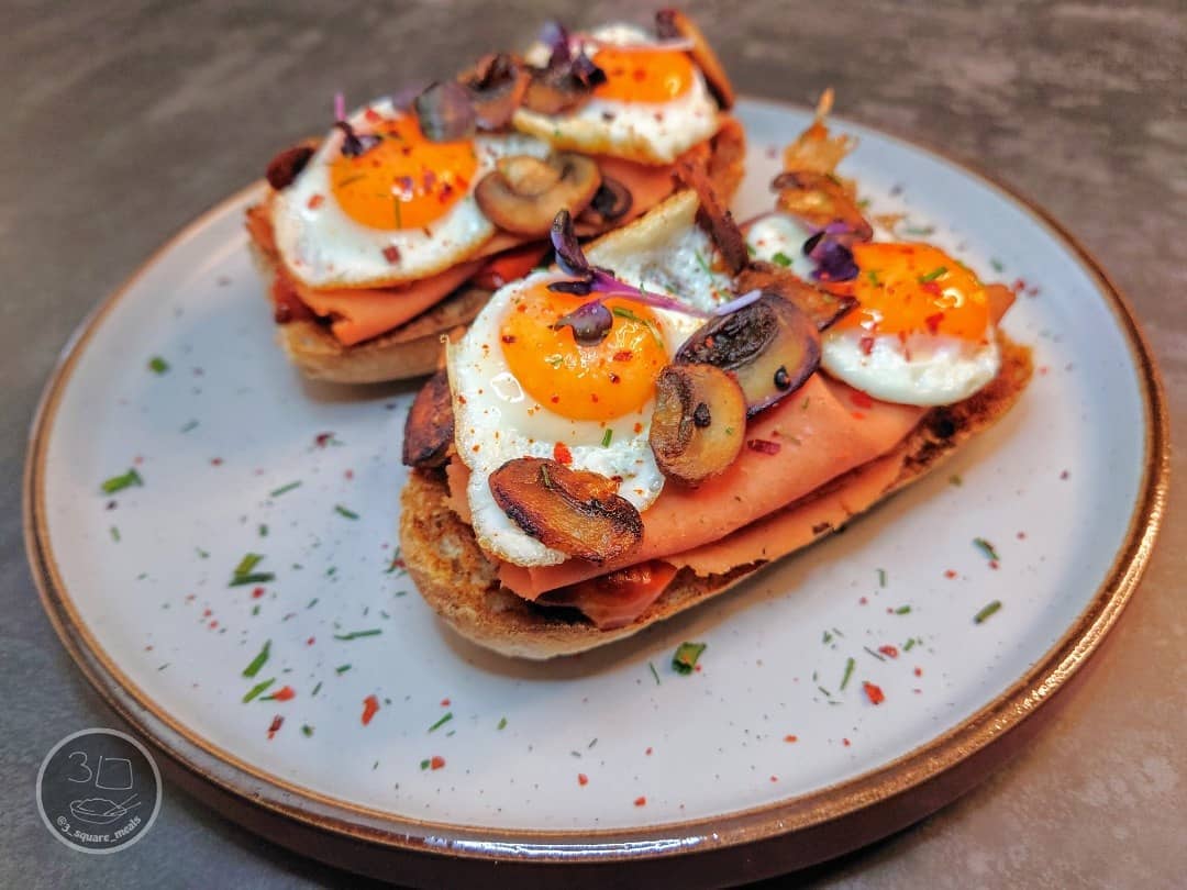 Vegetarian Ham and Eggs on Toast