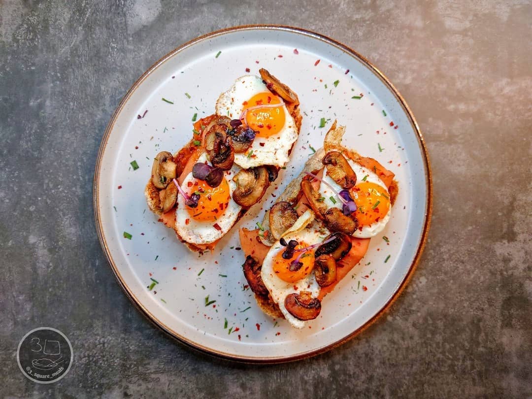 Vegetarian Ham and Eggs on Toast