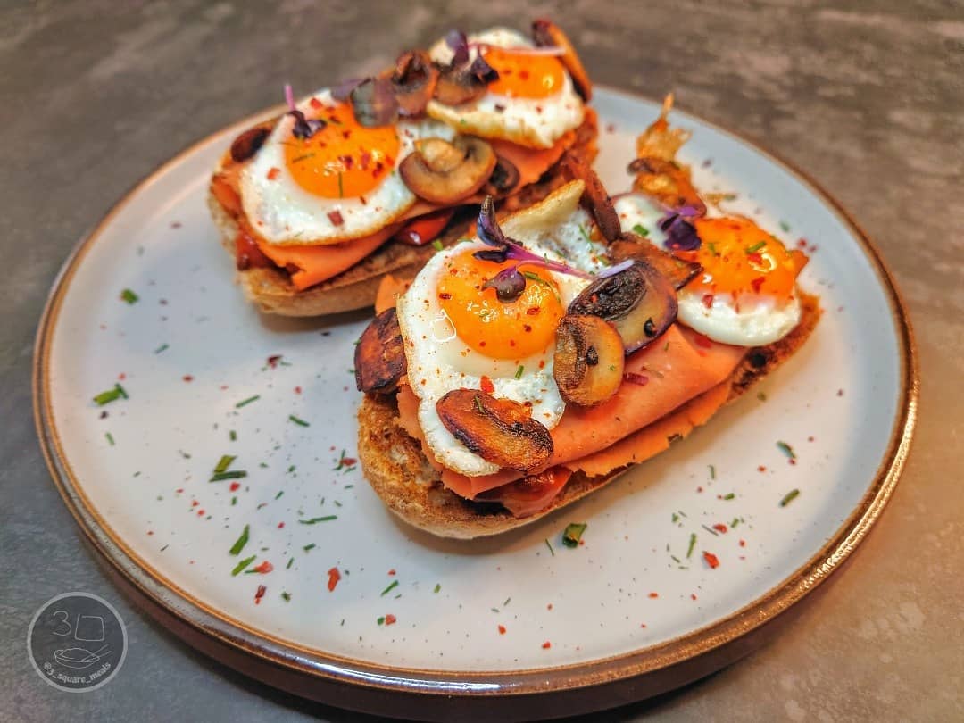 Vegetarian Ham and Eggs on Toast