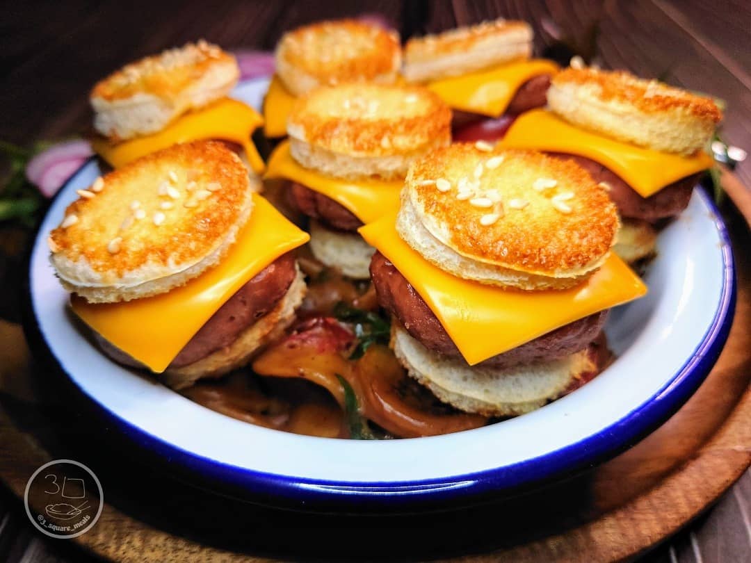 3 Square Style Cheeseburger Pasta