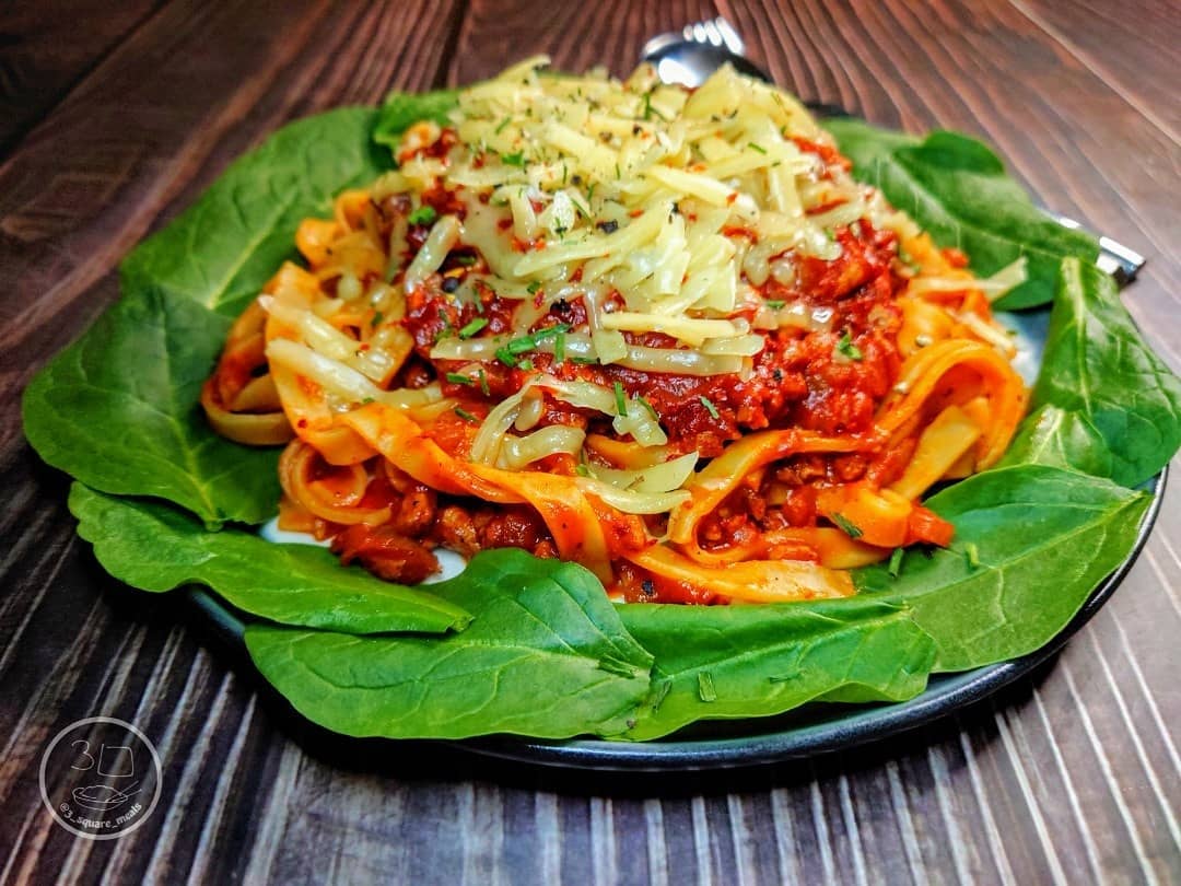 Vegetarian Tagliatelle Bolognese with Spinach and Cheese