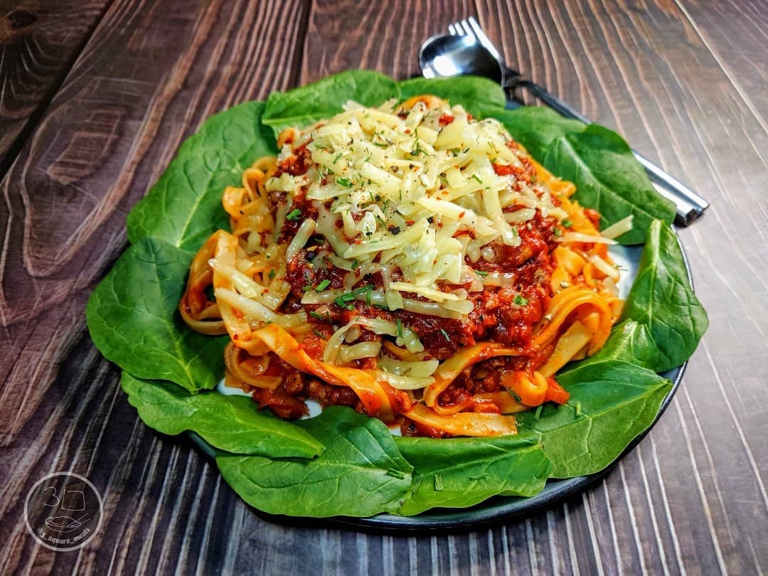 Vegetarian Tagliatelle Bolognese with Spinach and Cheese