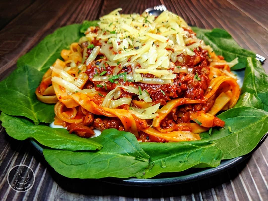 Vegetarian Tagliatelle Bolognese with Spinach and Cheese