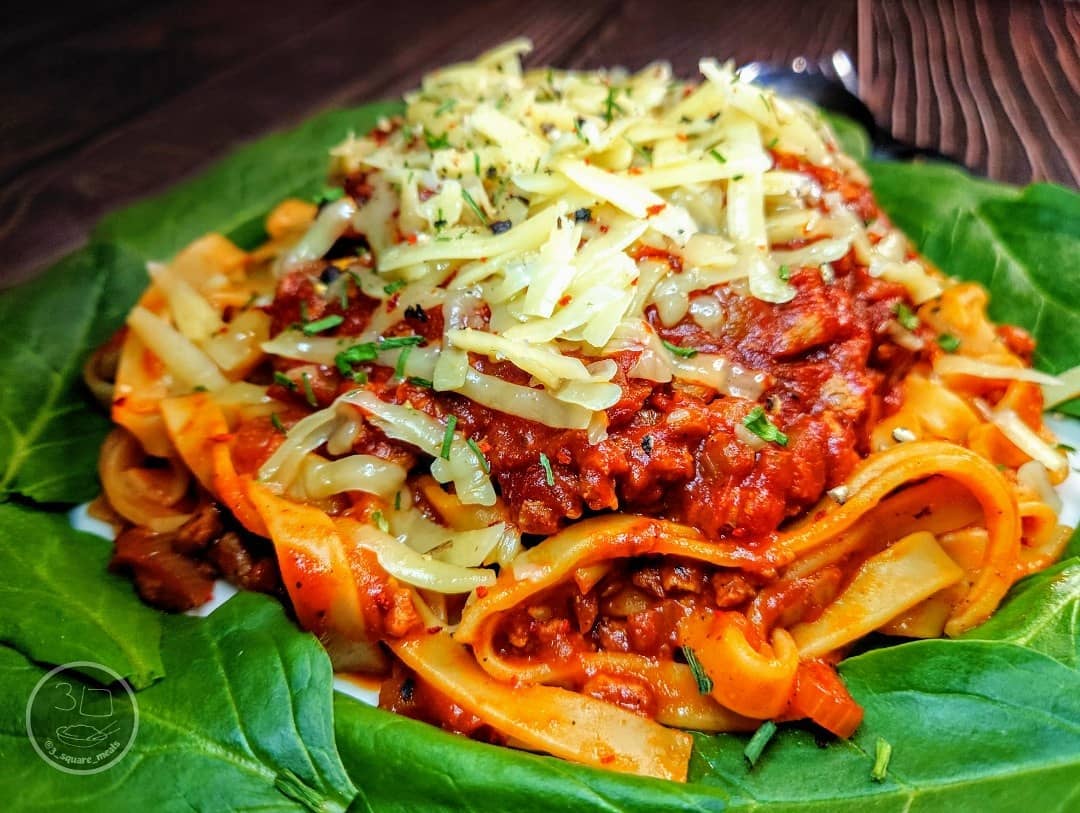Vegetarian Tagliatelle Bolognese with Spinach and Cheese