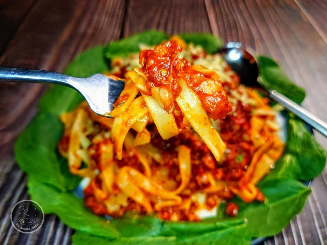 Vegetarian Tagliatelle Bolognese with Spinach and Cheese