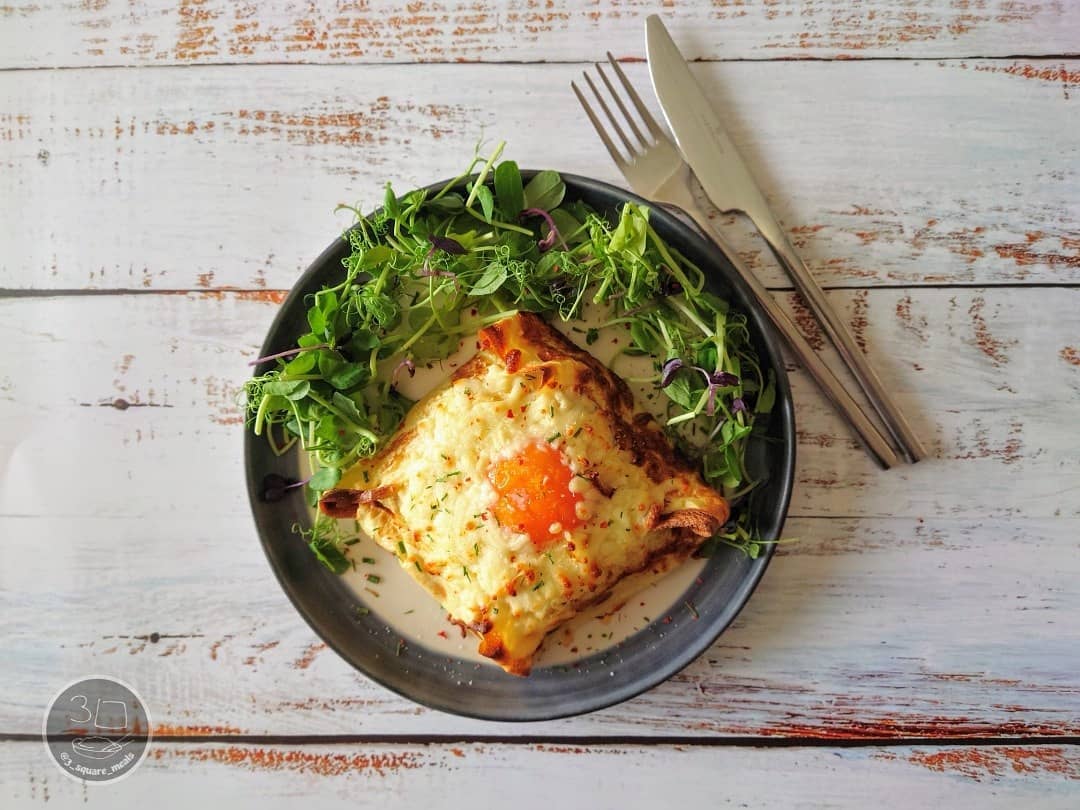 Baked Pancake Parcels with Spinach and Cheese