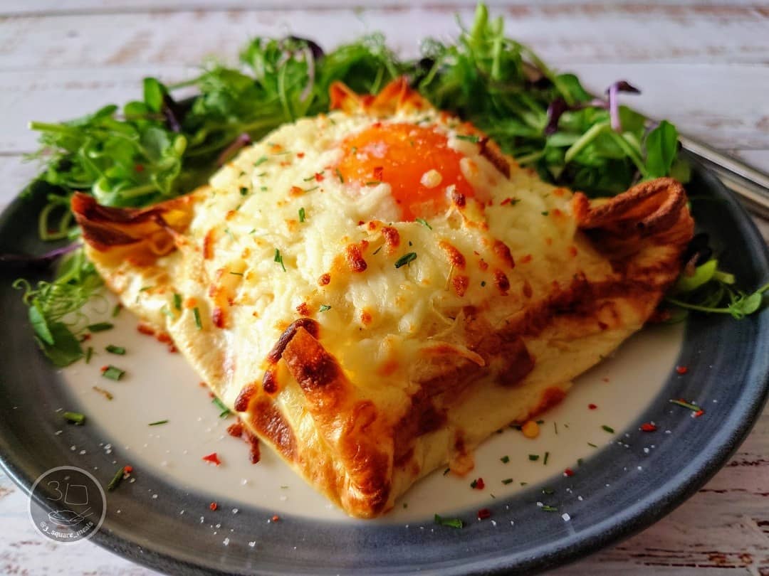 Baked Pancake Parcels with Spinach and Cheese