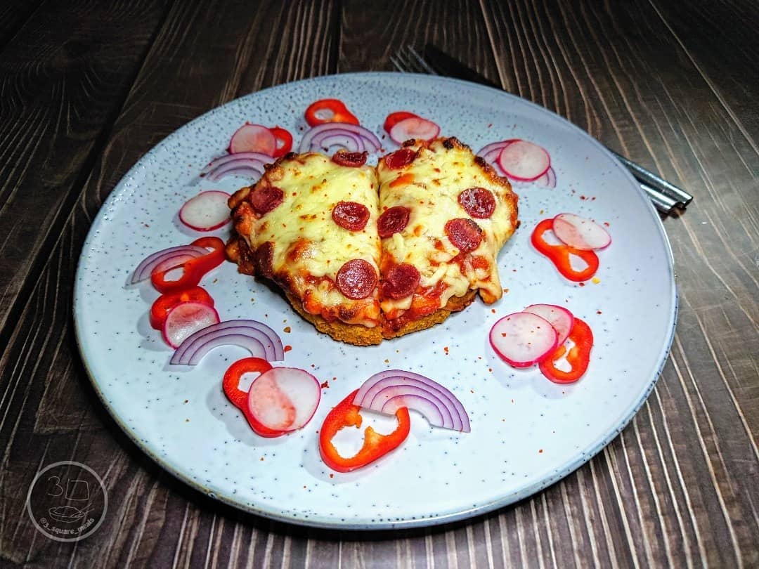 Schnitzel Pizza with Veggie Toppings