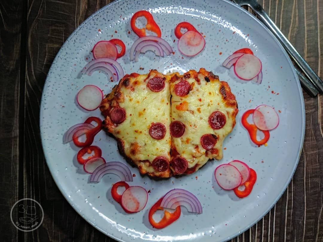 Schnitzel Pizza with Veggie Toppings