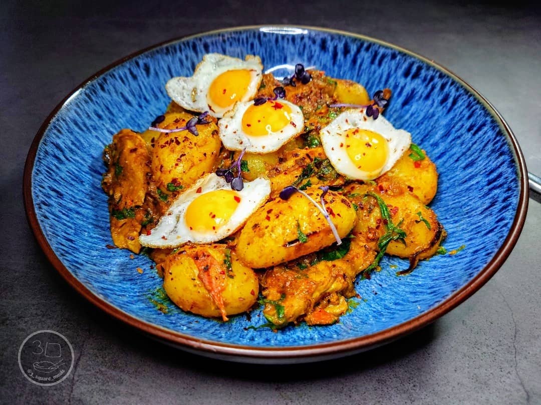Simple Vegetarian Potato and Quail Egg Curry