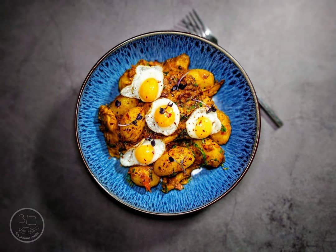 Simple Vegetarian Potato and Quail Egg Curry
