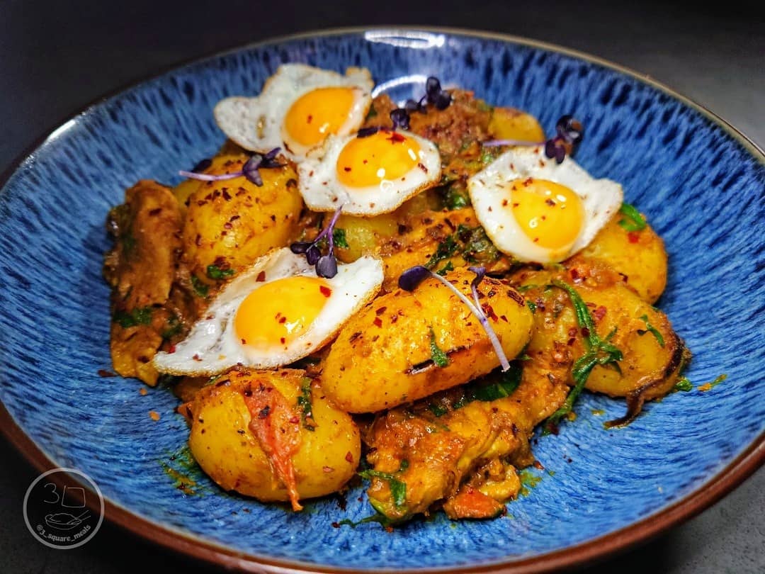 Simple Vegetarian Potato and Quail Egg Curry