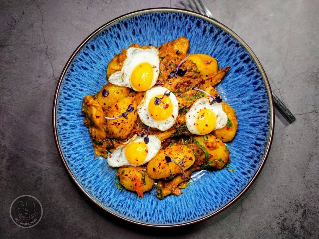 Simple Vegetarian Potato and Quail Egg Curry