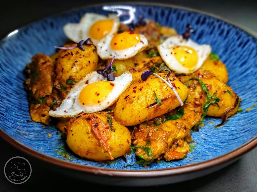 Simple Vegetarian Potato and Quail Egg Curry