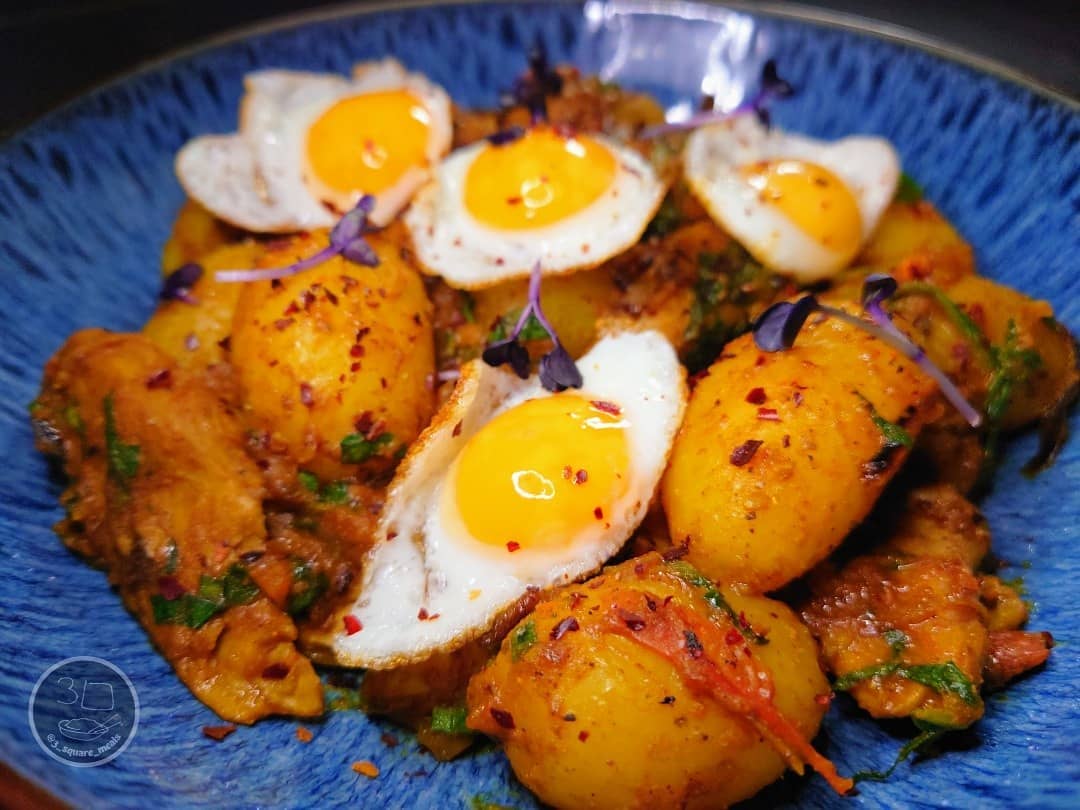 Simple Vegetarian Potato and Quail Egg Curry