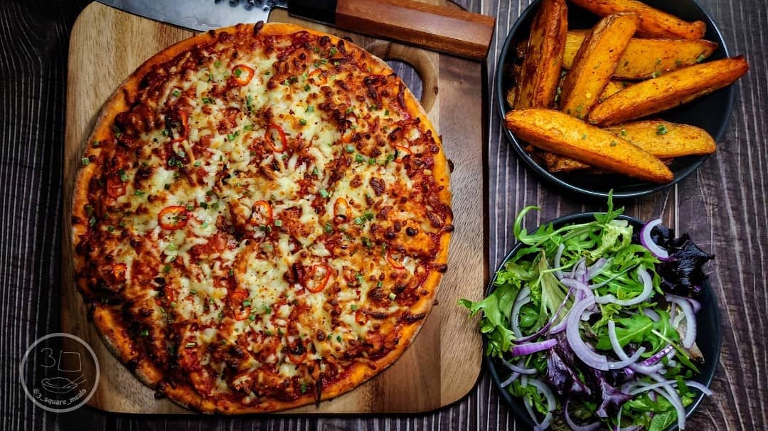 Sweet Chilli Chicken Pizza Sharer