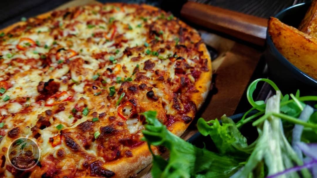Sweet Chilli Chicken Pizza Sharer