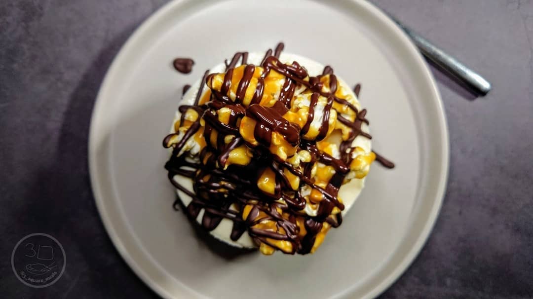 No-Bake Loaded Caramel Popcorn Cheesecake