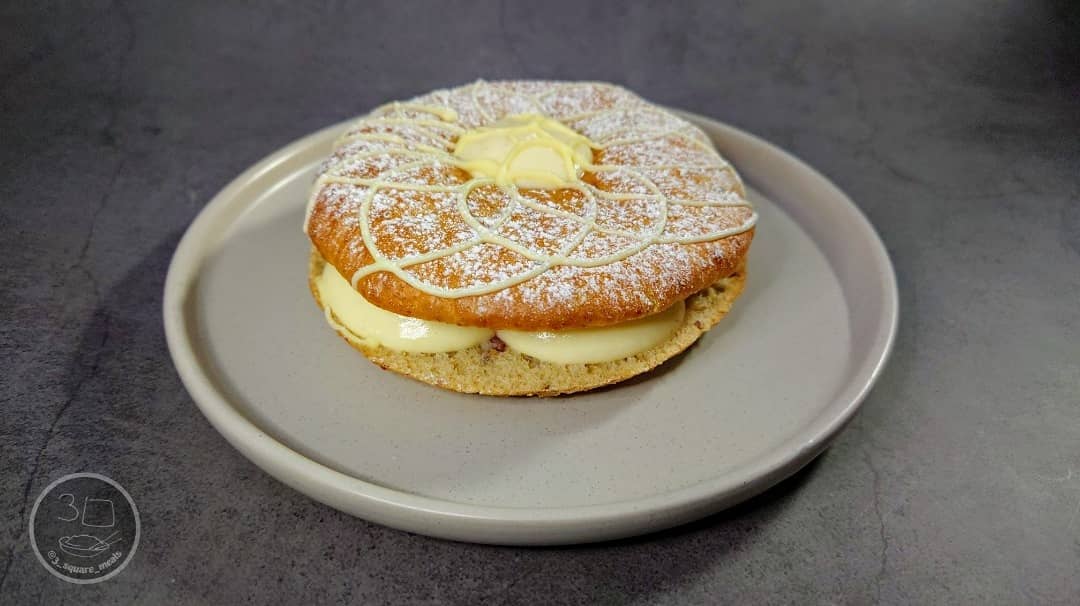 Jam and Custard Cream Bagelnut