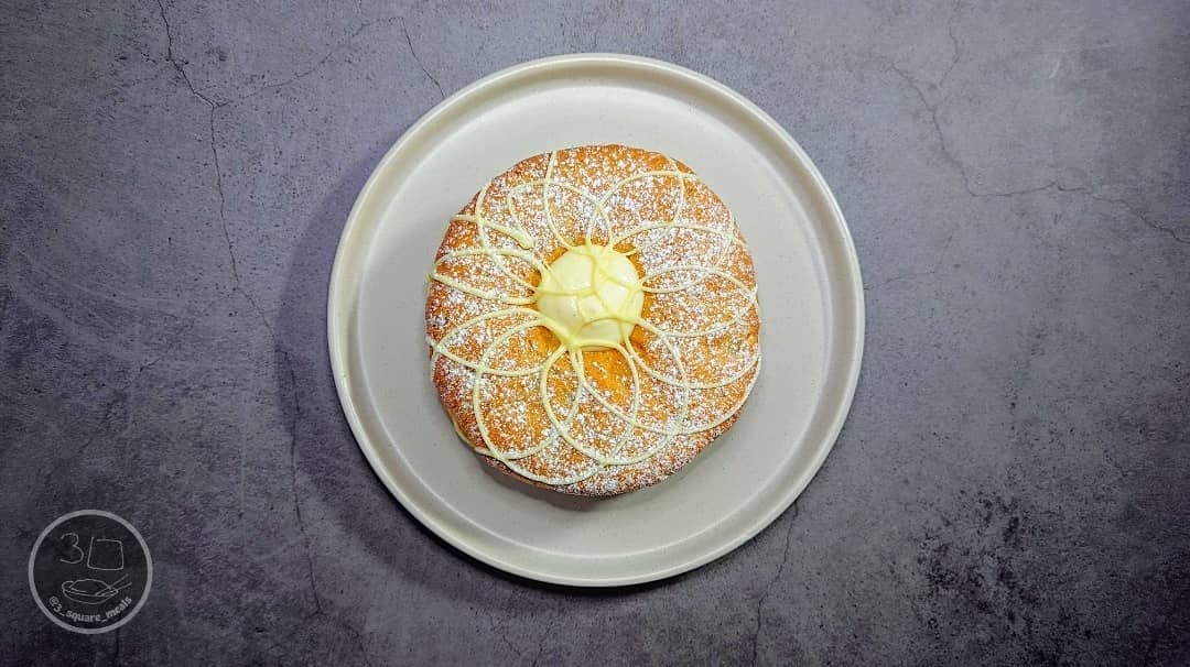 Jam and Custard Cream Bagelnut