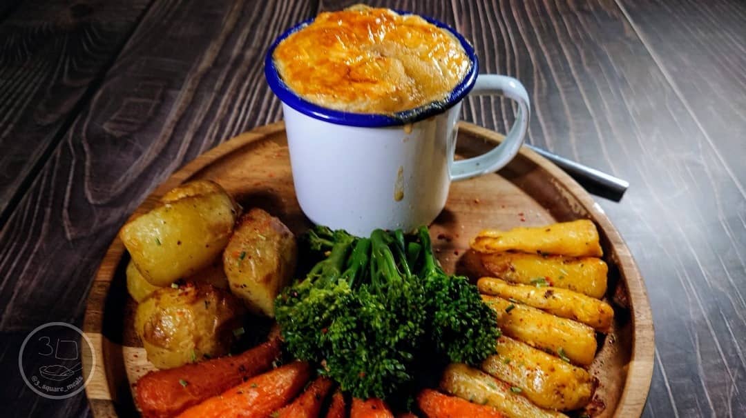 Chicken-Style Tarragon Mug Pie with Vegetables